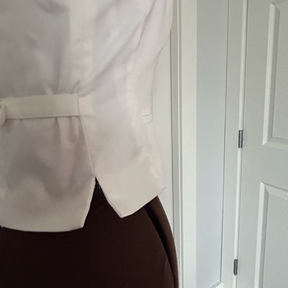 Fully lined shawl collar vest. - Picture 7 of 11